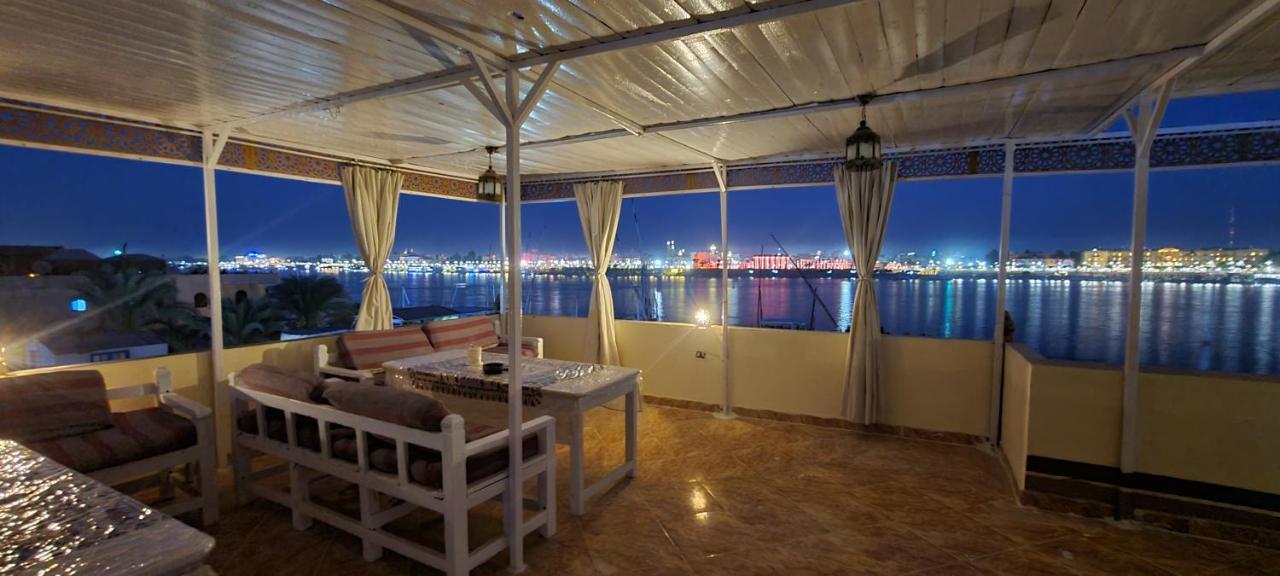 Senmut Luxory Rooms Exterior photo