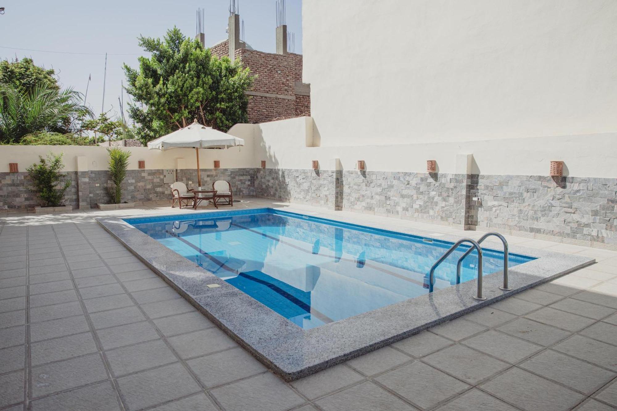 Senmut Luxory Rooms Exterior photo