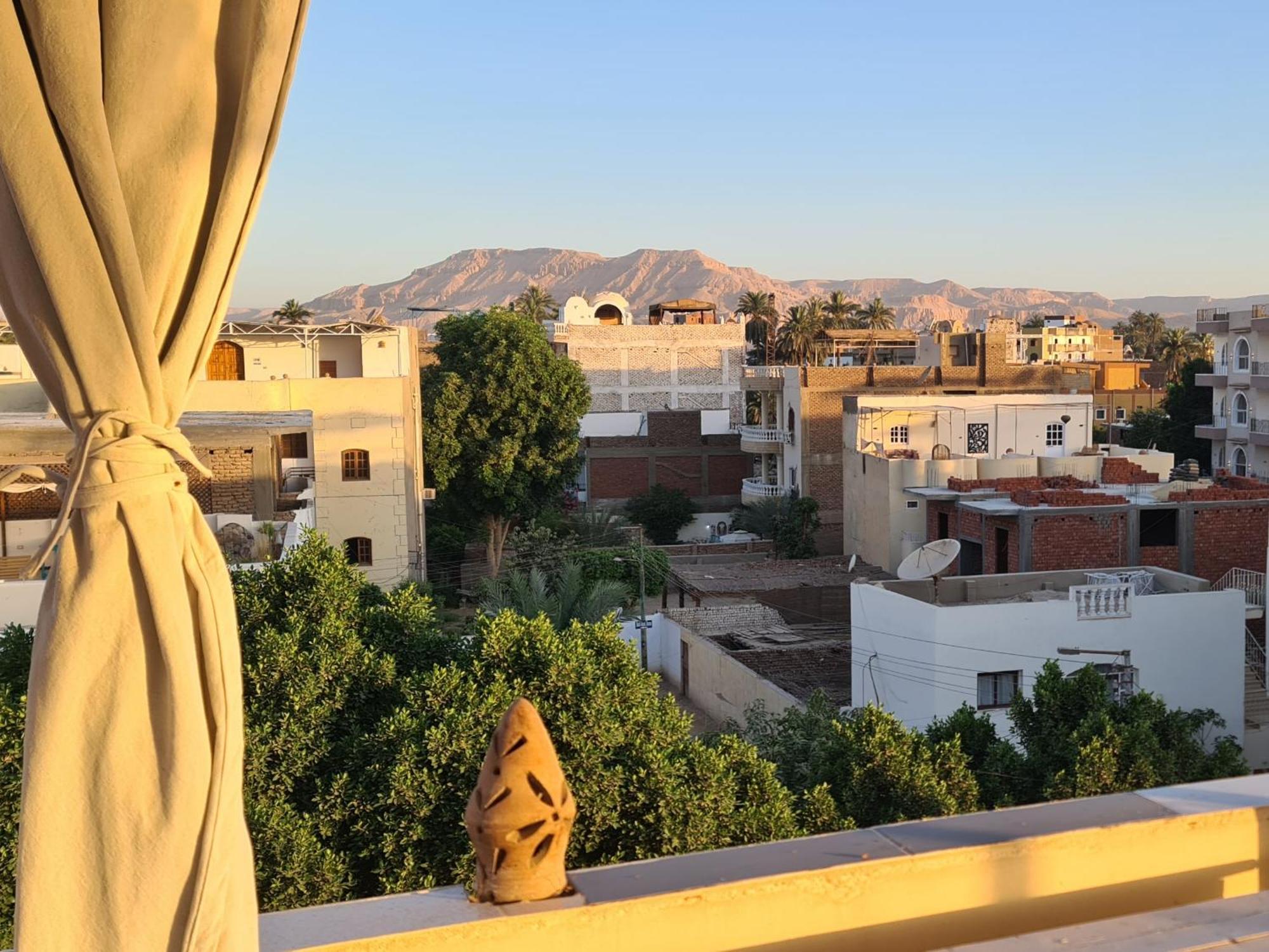 Senmut Luxory Rooms Exterior photo